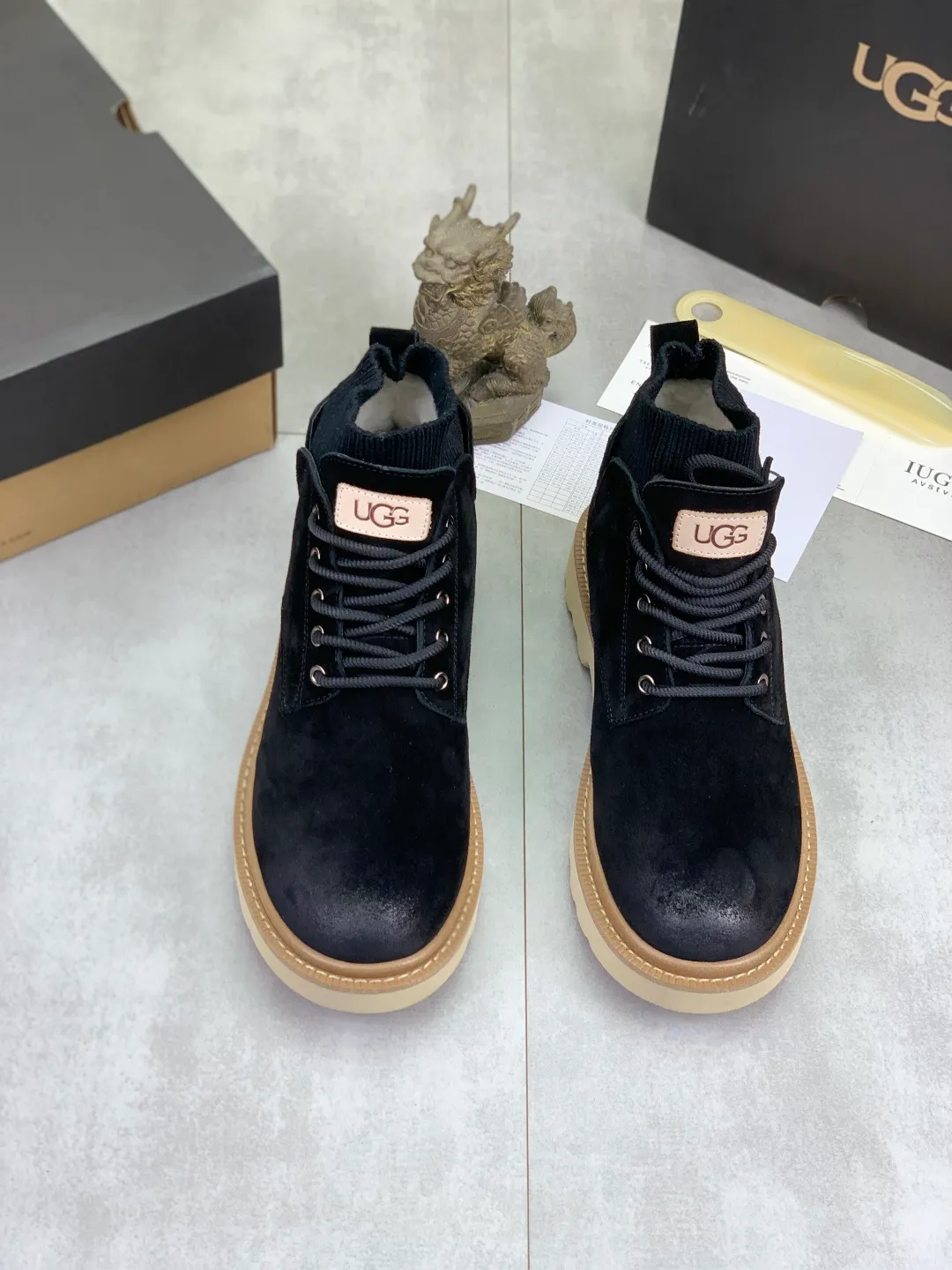 Men's men's shoes P620 New arrival🆕🆕🆕 IUGGI Men's British retro Martin boots Winter new men's outdoor hiking boots First layer of cowhide on the outside Wool on the inside Comfortable and warm Rubber outsole Non-slip and firm Trendy and fashionable Casual and versatile Size: 39-44 (45 customized) Color: three colors